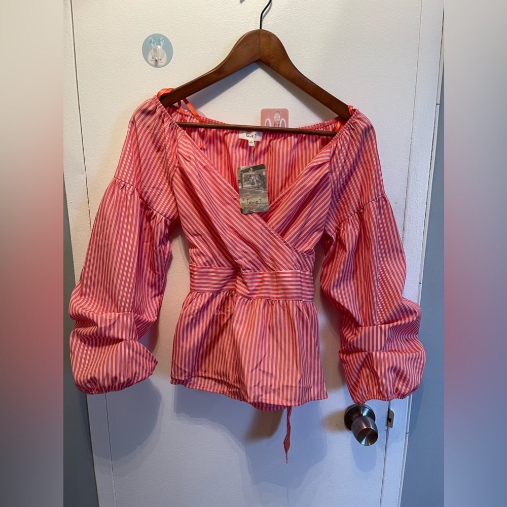 New! Red & White Stripped Womens Top Blouse With Very Pretty Sleeves. Size S.